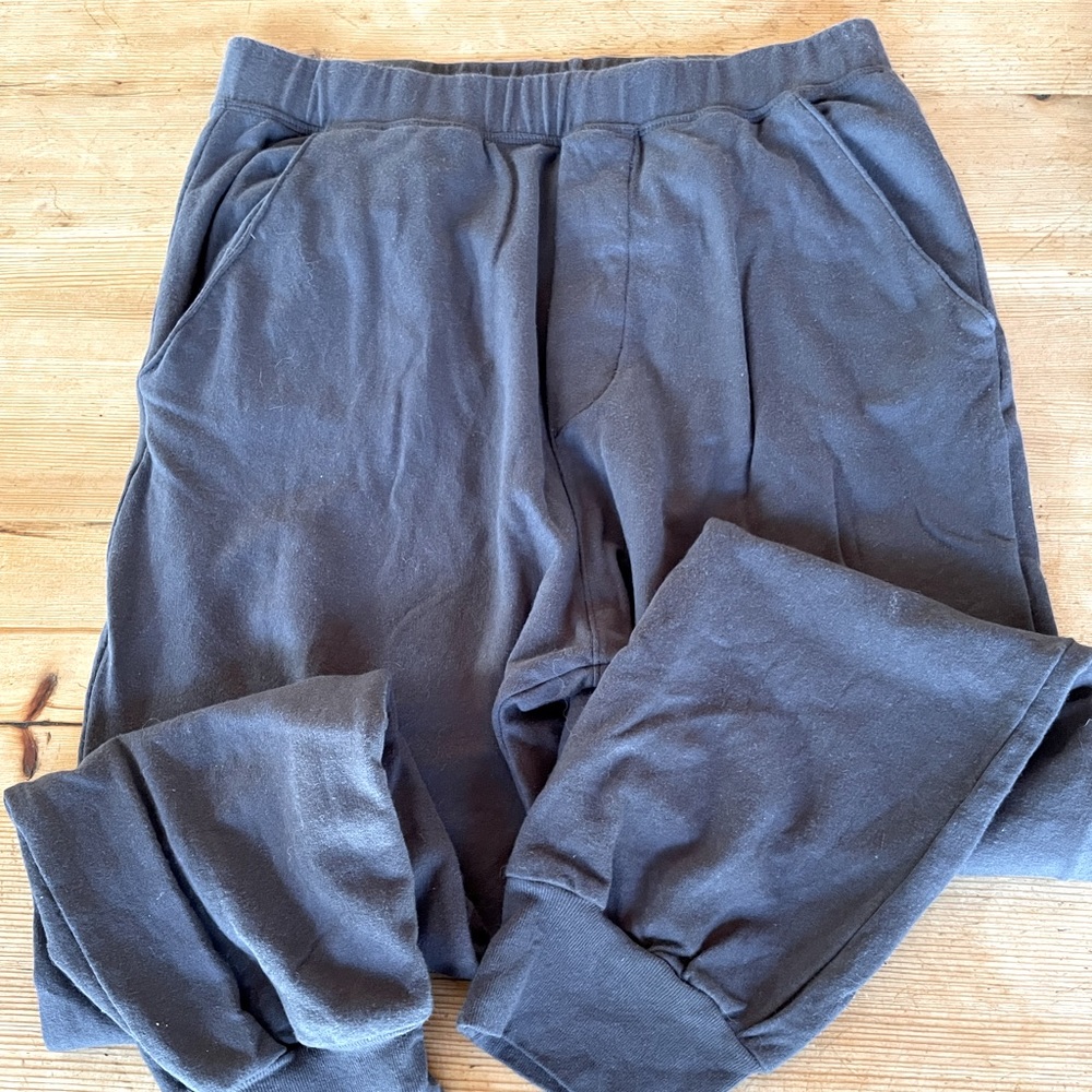 Frank and Eileen cropped trouser sweatpants size M. Never worn.